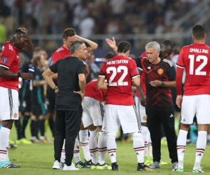 Mourinho: "Nếu VAR hoạt động tốt, trận đấu đã có hiệp phụ"
