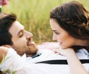 Dâu trẻ hốt hoảng vì tuần trăng mật mà em chồng cứ đòi đi cùng