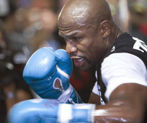 Mayweather muốn dùng găng nhẹ để đấu McGregor