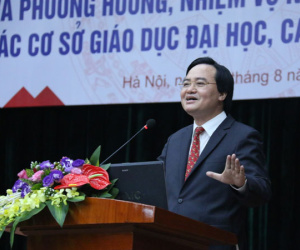 Bộ trưởng Giáo dục: "Sẽ xem xét điều chỉnh điểm ưu tiên"