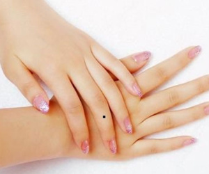 Câu nói: "Nốt ruồi ở tay ăn vay cả đời" liệu có đúng?