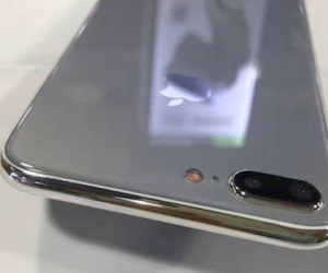 Tên gọi của iPhone 8 gây tranh cãi
