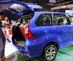 Dân ô tô nỗi sợ "cô hồn": Showroom lạnh lẽo, khách lắc đầu bỏ đi