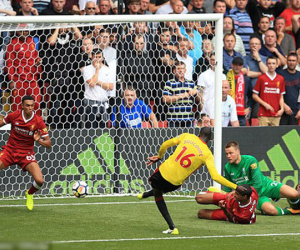 Phòng ngự tệ hại, Liverpool nhận trái đắng ngày khai màn đúng phút bù giờ