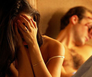 Vợ cứ chạm vào người là tôi thấy phiền hà, phải làm sao?