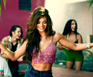 Zuleyka Rivera - Hoa hậu Hoàn vũ nóng bỏng trong "Despacito"