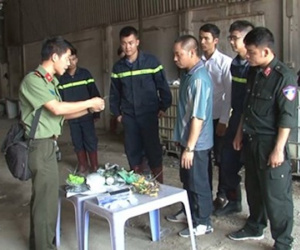 Khởi tố 4 đối tượng "rút ruột" hàng ngàn lít xăng dầu