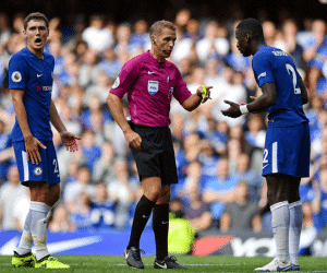 Chelsea thua sốc ở Premier League: Cú tát đủ mạnh cho Abramovich