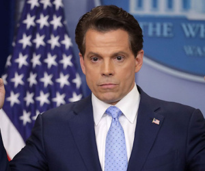 Cựu Giám đốc truyền thông Nhà Trắng tiết lộ âm mưu lật đổ Tổng thống Trump
