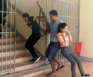 Gay cấn màn giải cứu con tin tại UBND huyện Vũ Quang - Hà Tĩnh