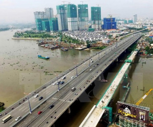 Cận cảnh công trình metro “nợ như chúa chổm”
