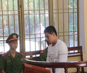 Đâm chết bạn nhậu vì được khuyên đừng chạy xe khi say