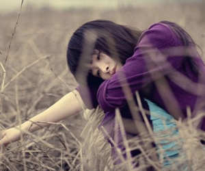 Người ta nói tháng 8 là mùa hò hẹn, cớ sao ta lại chia xa?