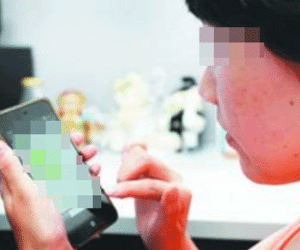 Rùng mình tin nhắn dạy làm "đàn bà" của thầy giáo gửi cho 4 nữ sinh của mình