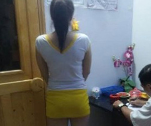 Nữ tiếp viên chiều khách từ A tới Z ở cơ sở xoa bóp