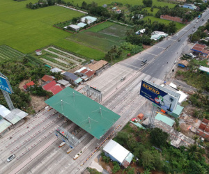 Chủ trạm thu phí Cai Lậy: "Để kéo dài, chúng tôi chết!"