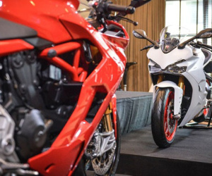 Mô tô thể thao Ducati SuperSport 2017 cập bến Đông Nam Á với giá 382 triệu Đồng