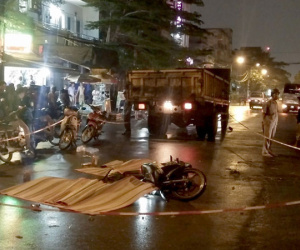 3 thanh niên tử vong sau va chạm xe tải trong đêm ở Sài Gòn