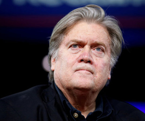 Ông Trump sa thải chiến lược gia trưởng Steve Bannon