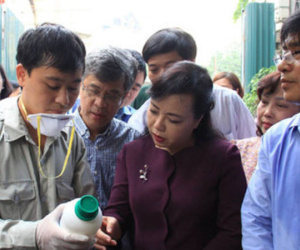 Bộ trưởng Y tế kiểm tra tại ổ dịch sốt xuất huyết Thuỵ Khê - Tây Hồ