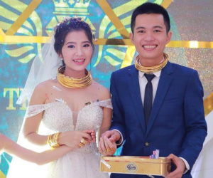 Chú rể trong đám cưới siêu khủng ở Nghệ An: “Chuyện trao vàng là tục lệ ở quê, chúng tôi không khoe khoang"
