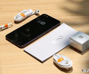 Mở hộp Bphone 2017 bản thương mại