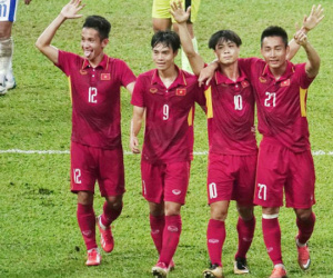 Công Phượng, đường quang không đi, sao cứ đâm quàng bụi rậm?