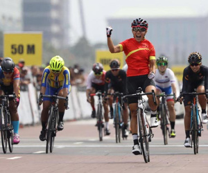 Cua-rơ Nguyễn Thị Thật và tấm HCV SEA Games thứ 2 tặng em gái