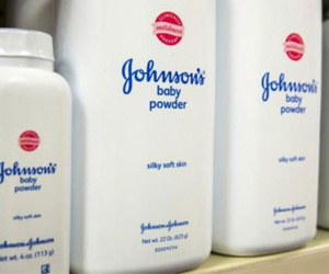 Johnson&Johnson bồi thường hơn 400 triệu USD cho riêng một khách hàng