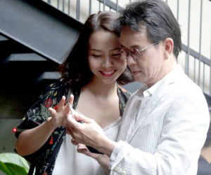 Nhạc sĩ Đức Huy nói về vợ kém 44 tuổi và chuyện có con ở tuổi 70