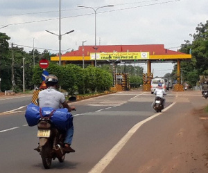 Phát hoảng hơn 100 km “cõng” 5 trạm thu phí!
