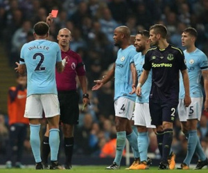 Trò cưng nhận thẻ đỏ, Pep Guardiola vẫn cảm thấy tự hào