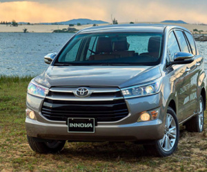 Xe Toyota và Mazda tiếp tục giảm giá đón tháng Ngâu