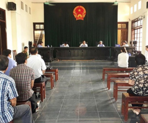 Bất ngờ tạm đình chỉ vụ Chủ tịch Lào Cai bị dân khởi kiện, mời công an vào cuộc