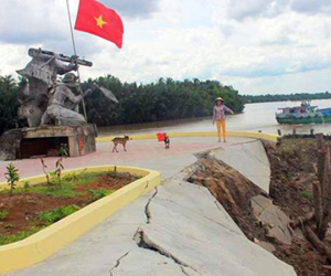 Khu tượng đài 1,7 tỷ đồng ở Bến Tre xây chưa xong đã sạt lở