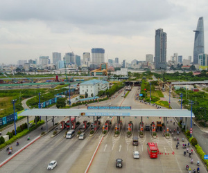 Hai trạm thu phí bỏ hoang ở trung tâm TP HCM