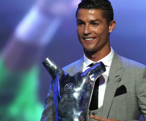 Qua mặt Messi và Buffon, Ronaldo giành giải Cầu thủ hay nhất UEFA