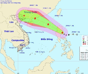 Bão giật cấp 11 tiến vào biển Đông, 2 miền Nam Bắc mưa to