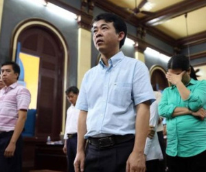 “Hoa hồng” và tội ác