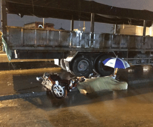 Nữ sinh tử nạn trong cơn mưa lớn ở Sài Gòn
