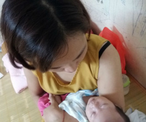 Hà Nội: Bé gái 15 ngày tuổi bị bỏ rơi ở nhà trọ đã được mẹ nhận lại để nuôi