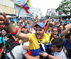Lạm phát 1000%, người dân Venezuela chuyển sang đào Bitcoin, dùng tiền ảo để giao dịch thay tiền thật