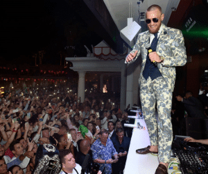 McGregor tổ chức ăn mừng hoành tráng dù thất bại trước Mayweather