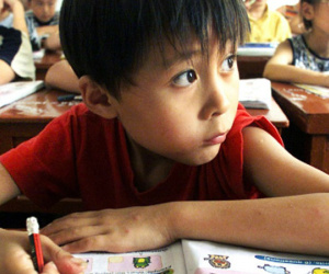 Thầy ngoại ngữ khuyên cha mẹ tới lớp 10 mới cho con học tiếng Anh
