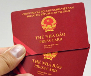 Thu thẻ nhà báo của phóng viên cưỡng đoạt tài sản