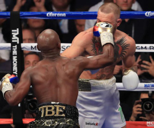 Vì sao McGregor bị hạ đo ván bởi Mayweather?