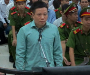 Các đại gia mua bán ngân hàng lòng vòng bằng "tiền ảo"