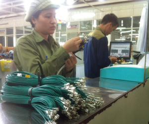 Chính phủ “bật đèn xanh” cho lắp ráp ôtô trong nước - Giá xe có giảm?
