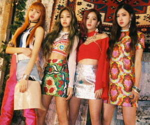 Những gợi ý mặc đồ không bao giờ lỗi thời từ sao Kpop