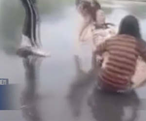 Thiếu nữ bị đánh hội đồng, lột đồ giữa mưa là do mâu thuẫn tình cảm